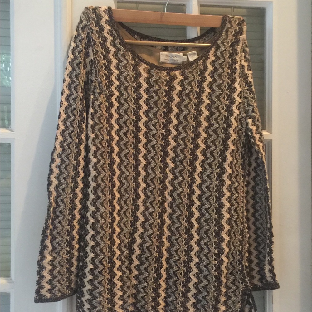 Dana Buchman. Long Sleeve. Size: Large